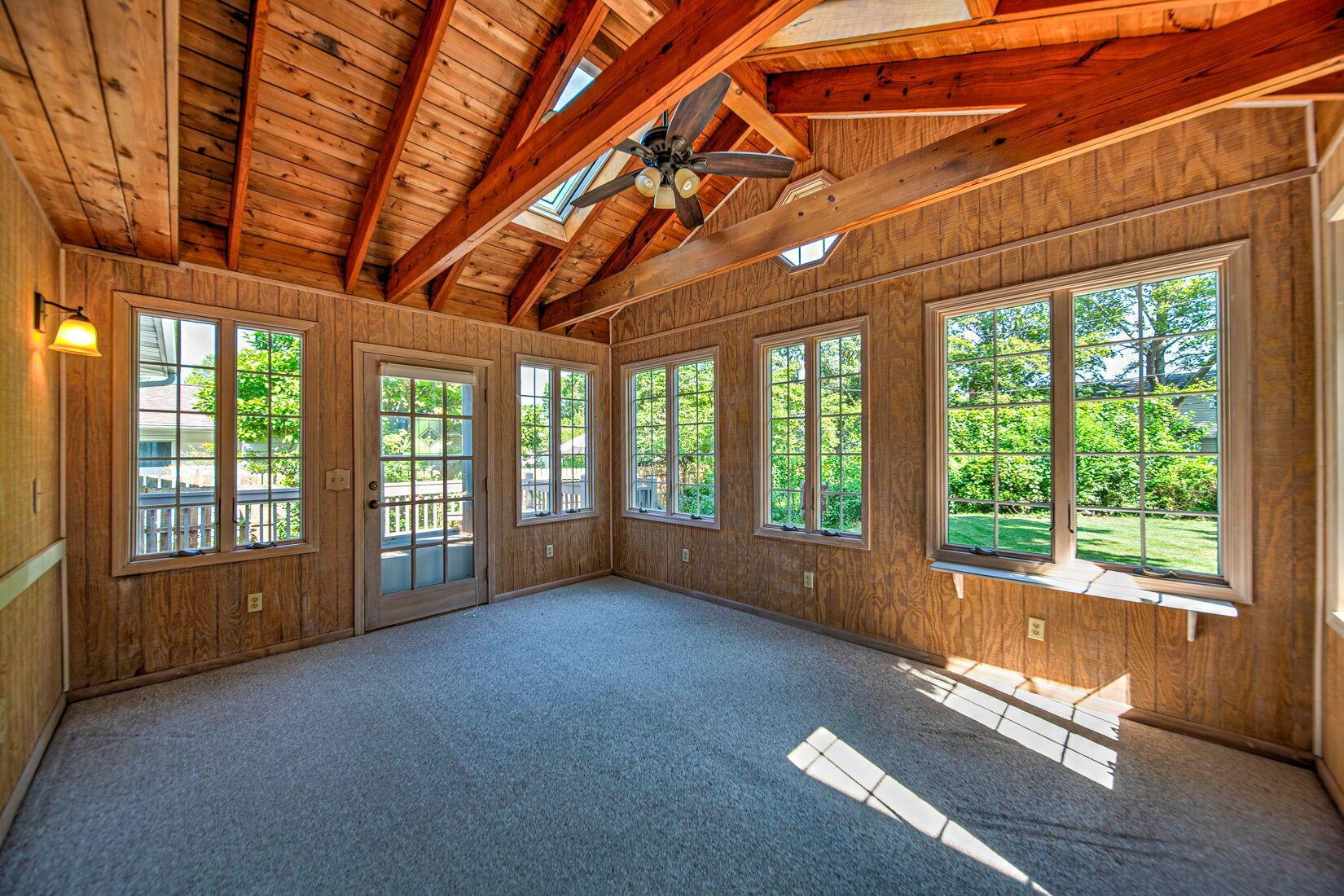 1482 Francisco Road Columbus, OH 43220 - Photo 12 of 46 Sunroom