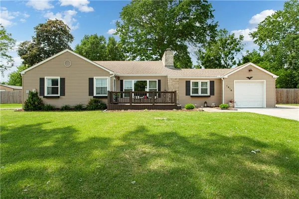 $309,900 | 1916 James Downey Road, Independence, MO 64057