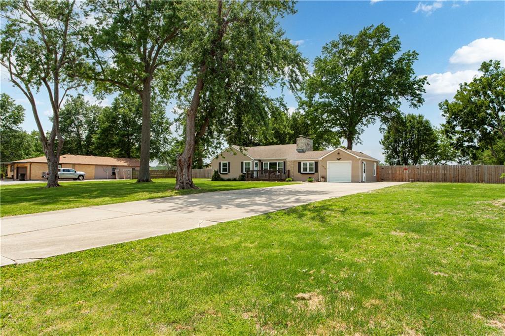 1916 James Downey Road Independence, MO 64057 - Photo 3 of 45