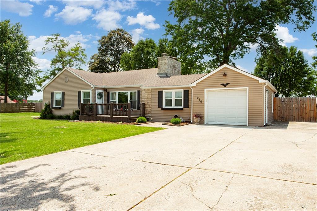 1916 James Downey Road Independence, MO 64057 - Photo 5 of 45