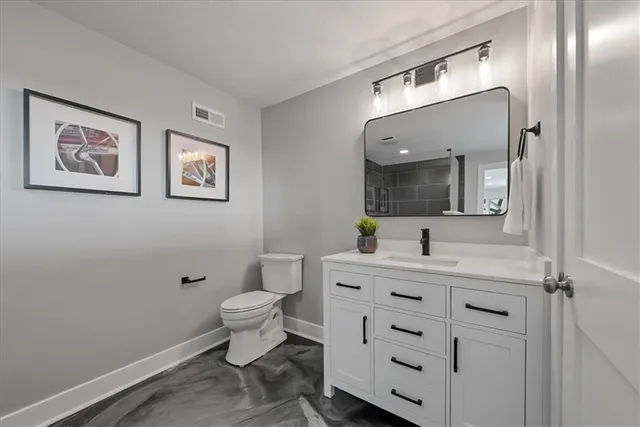 $885,000 | 37755 West 159th Street, Edgerton, KS 66021