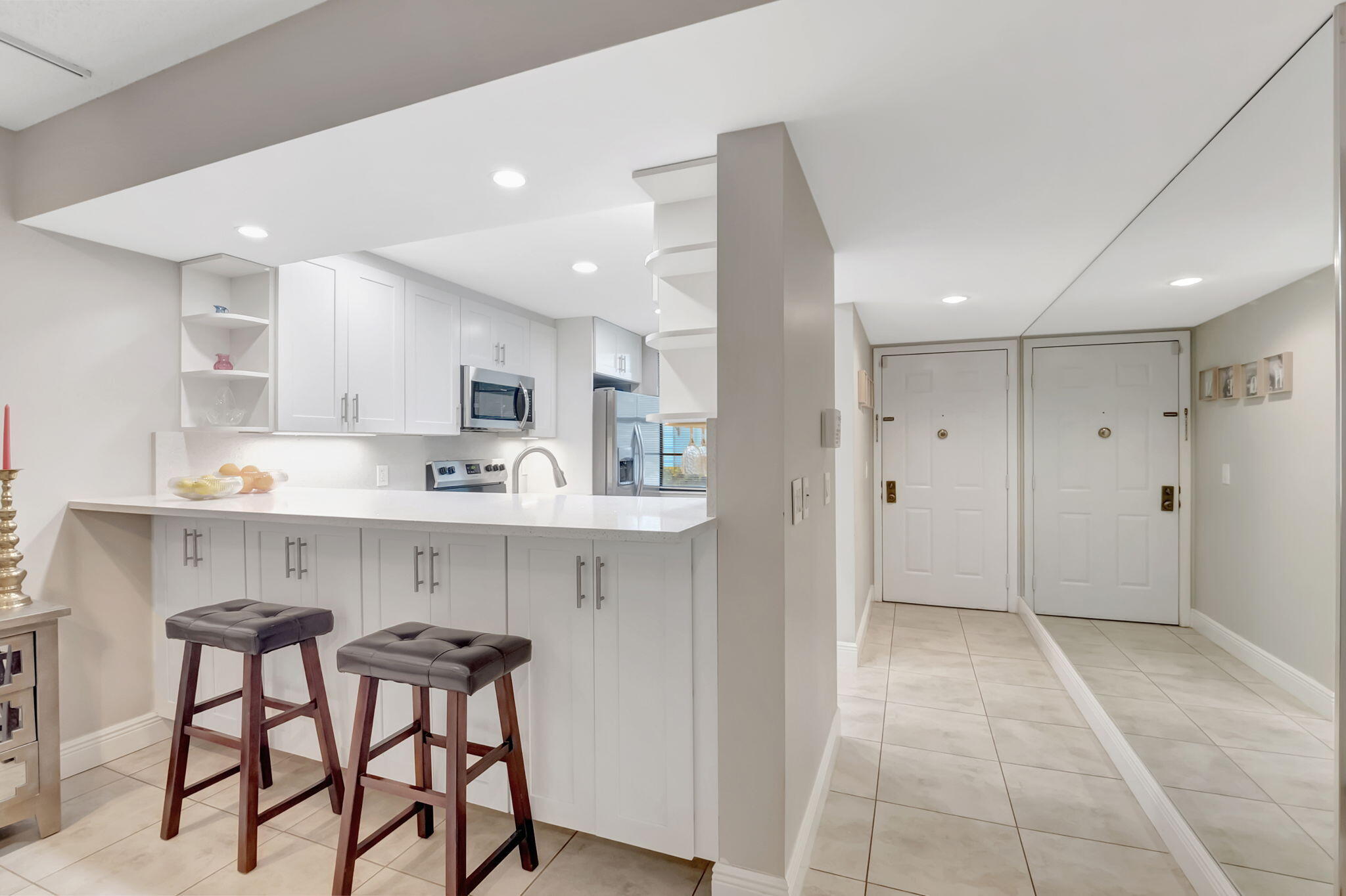 6097 Balboa Circle, Unit 103 Boca Raton, FL 33433 - Photo 8 of 31 Pass through bar