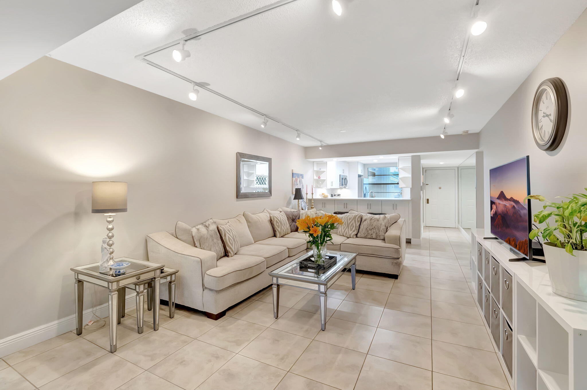 6097 Balboa Circle, Unit 103 Boca Raton, FL 33433 - Photo 10 of 31 Living Room