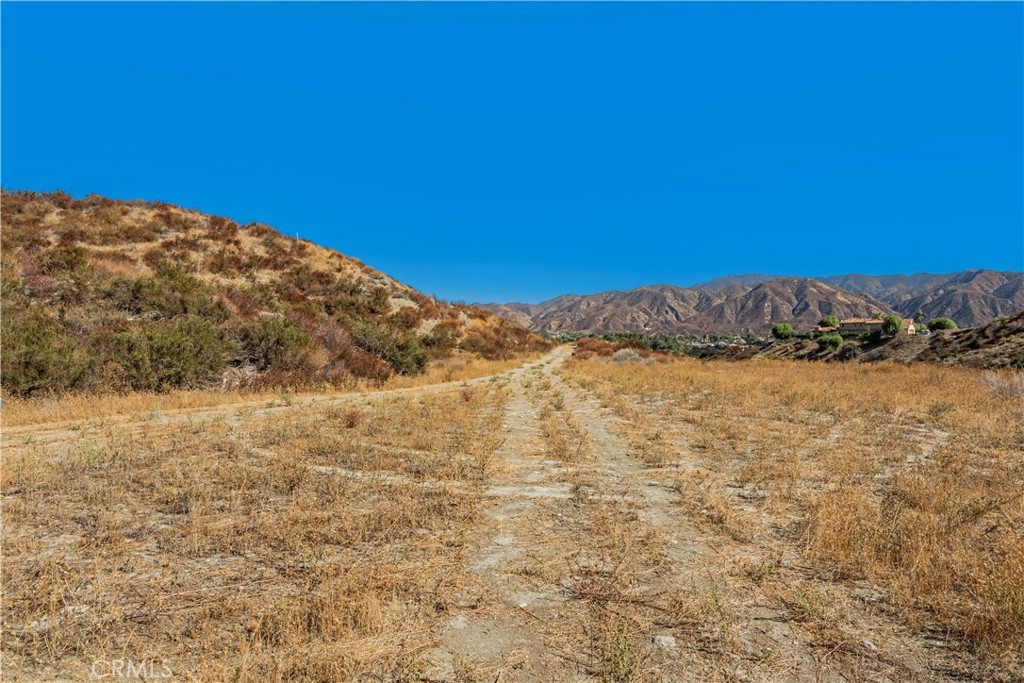 1 Warmuth Road Canyon Country, CA 91387 - Photo 17 of 34