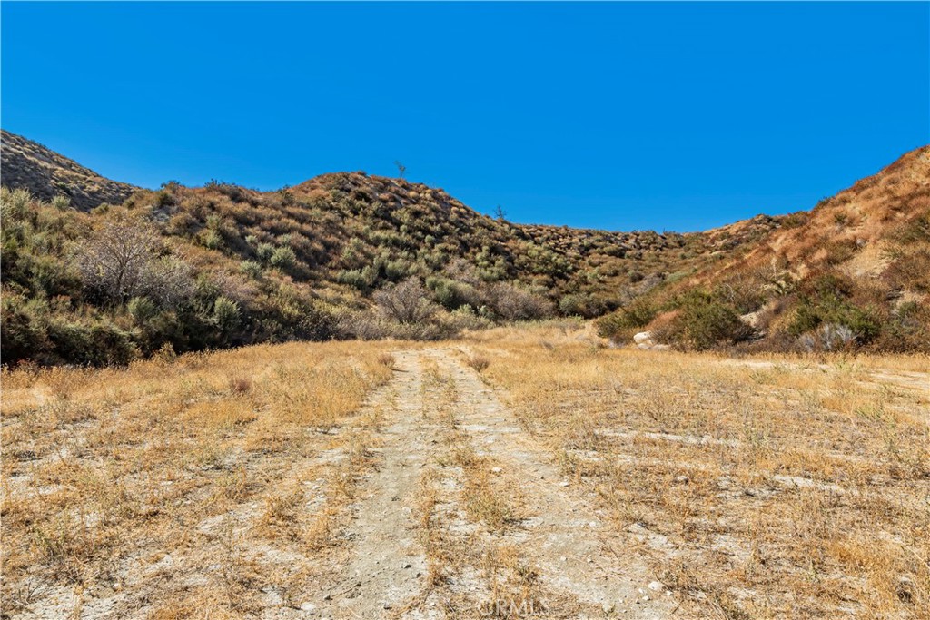 1 Warmuth Road Canyon Country, CA 91387 - Photo 18 of 34 a view of ocean