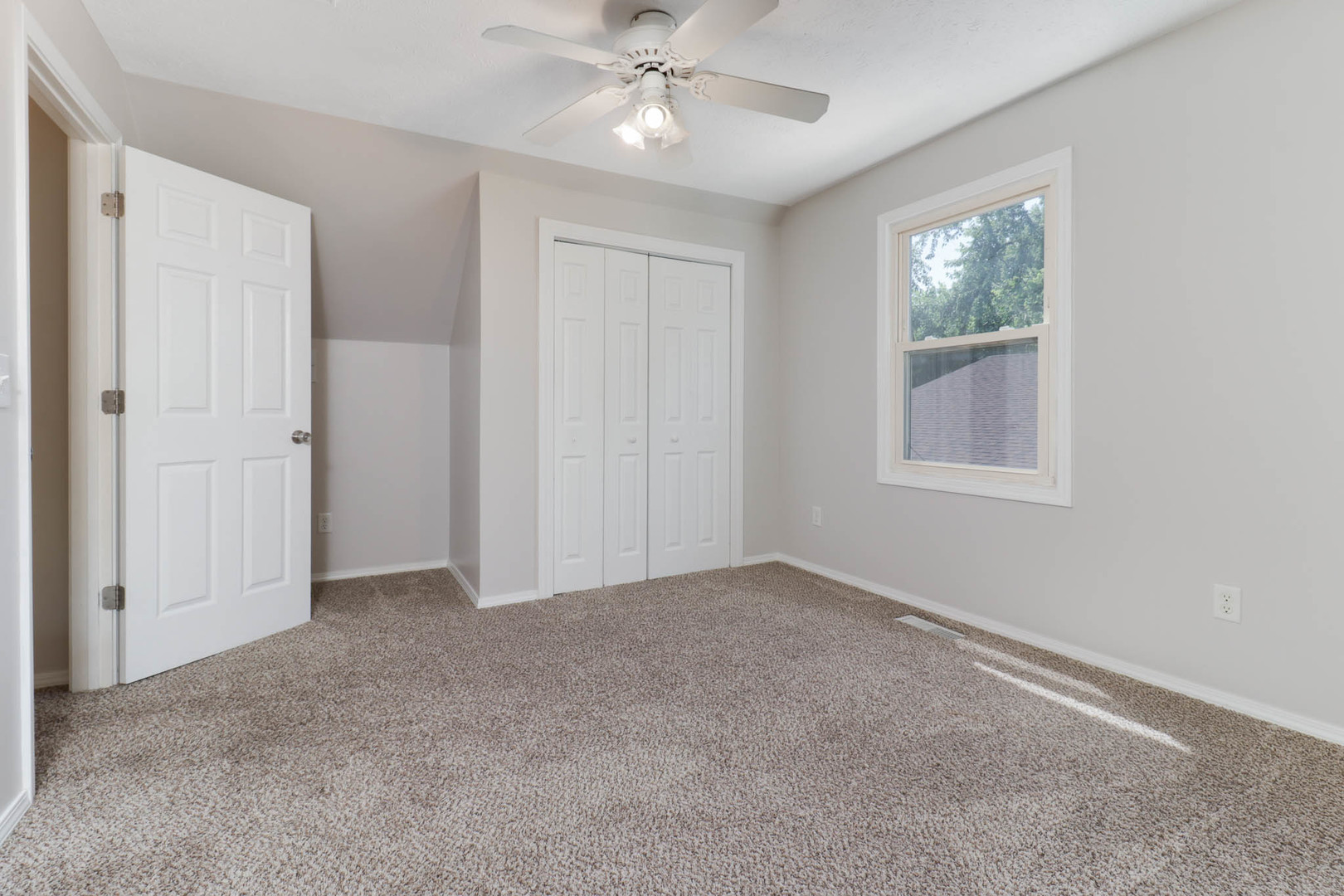 1407 Ridgeport Avenue Bloomington, IL 61704 - Photo 19 of 41