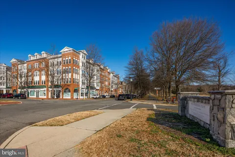 $575,000 | 171 Somervelle Street, Unit 211, Alexandria, VA 22304