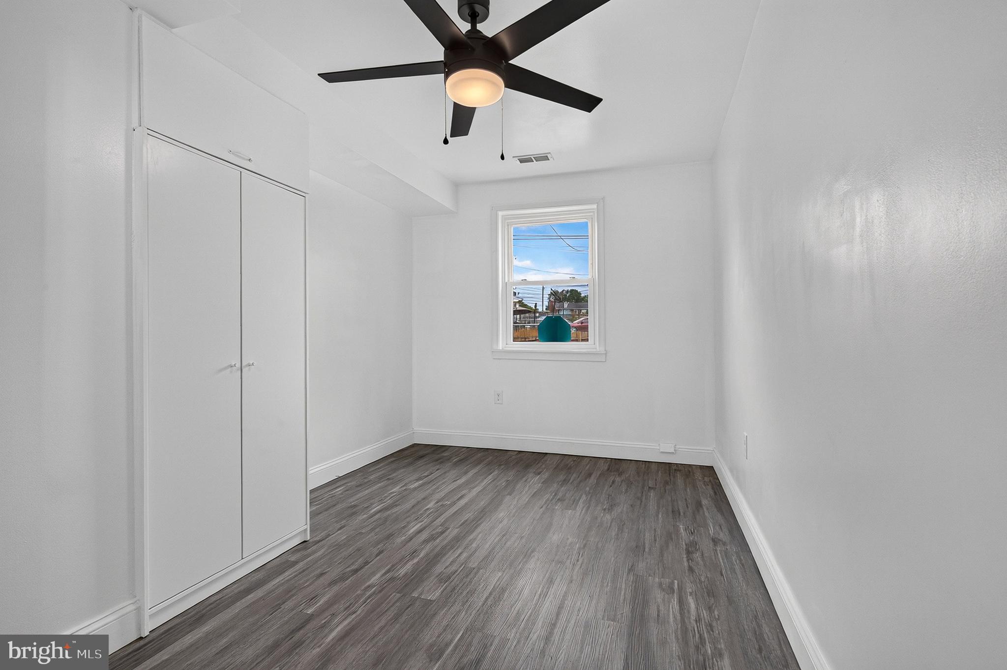 3805 8th Street Baltimore, MD 21225 - Photo 13 of 36