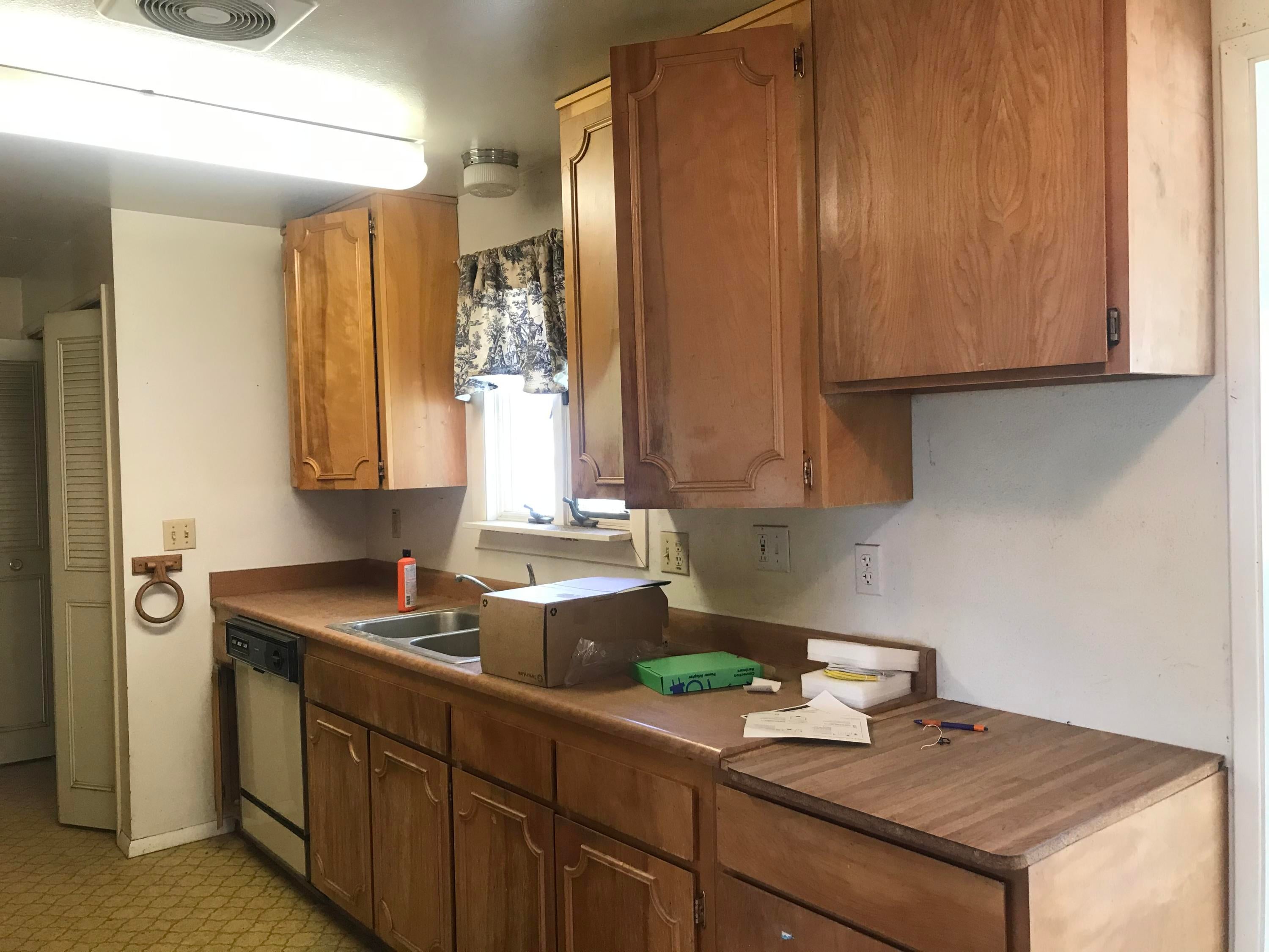 22980 McGrath Road Bend, OR 97701 - Photo 15 of 23 Kitchen