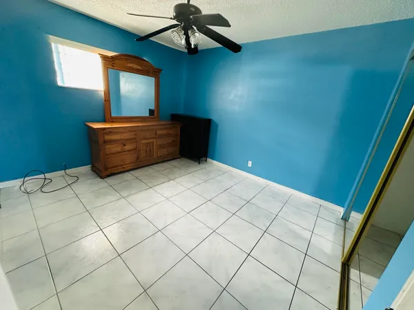 $1,950 | 1305 Gateway Drive, Unit G2, Lantana, FL 33462