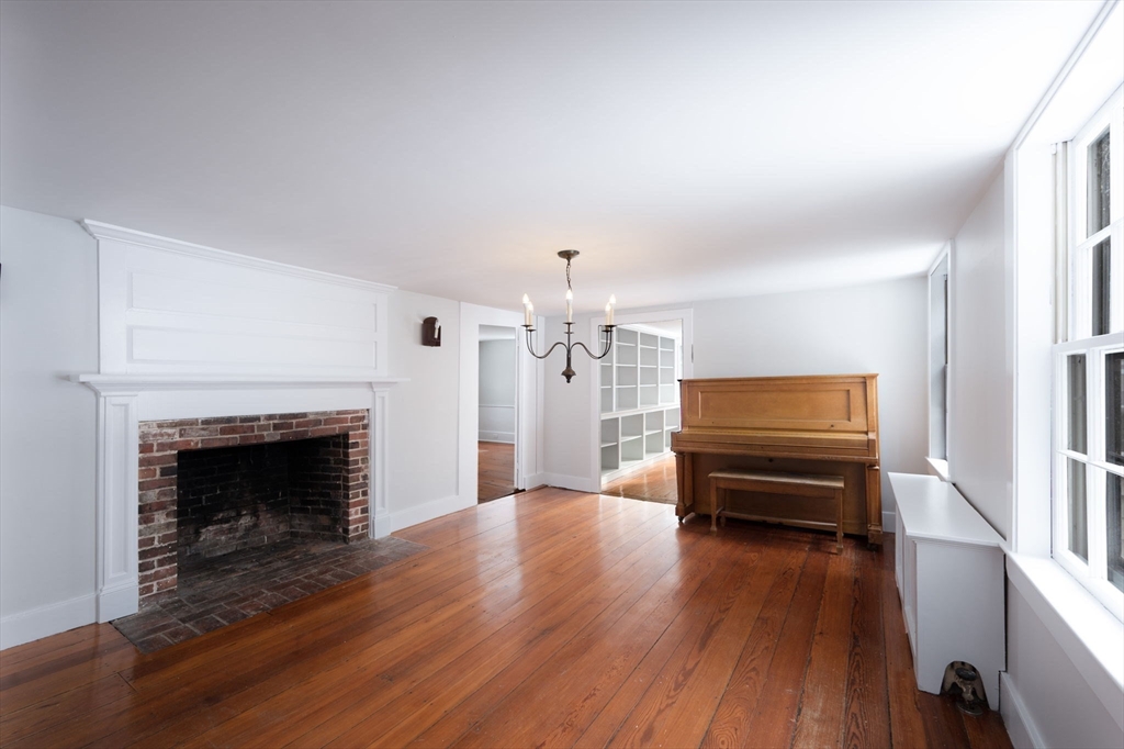 489 Main Street Hingham, MA 02043 - Photo 14 of 37