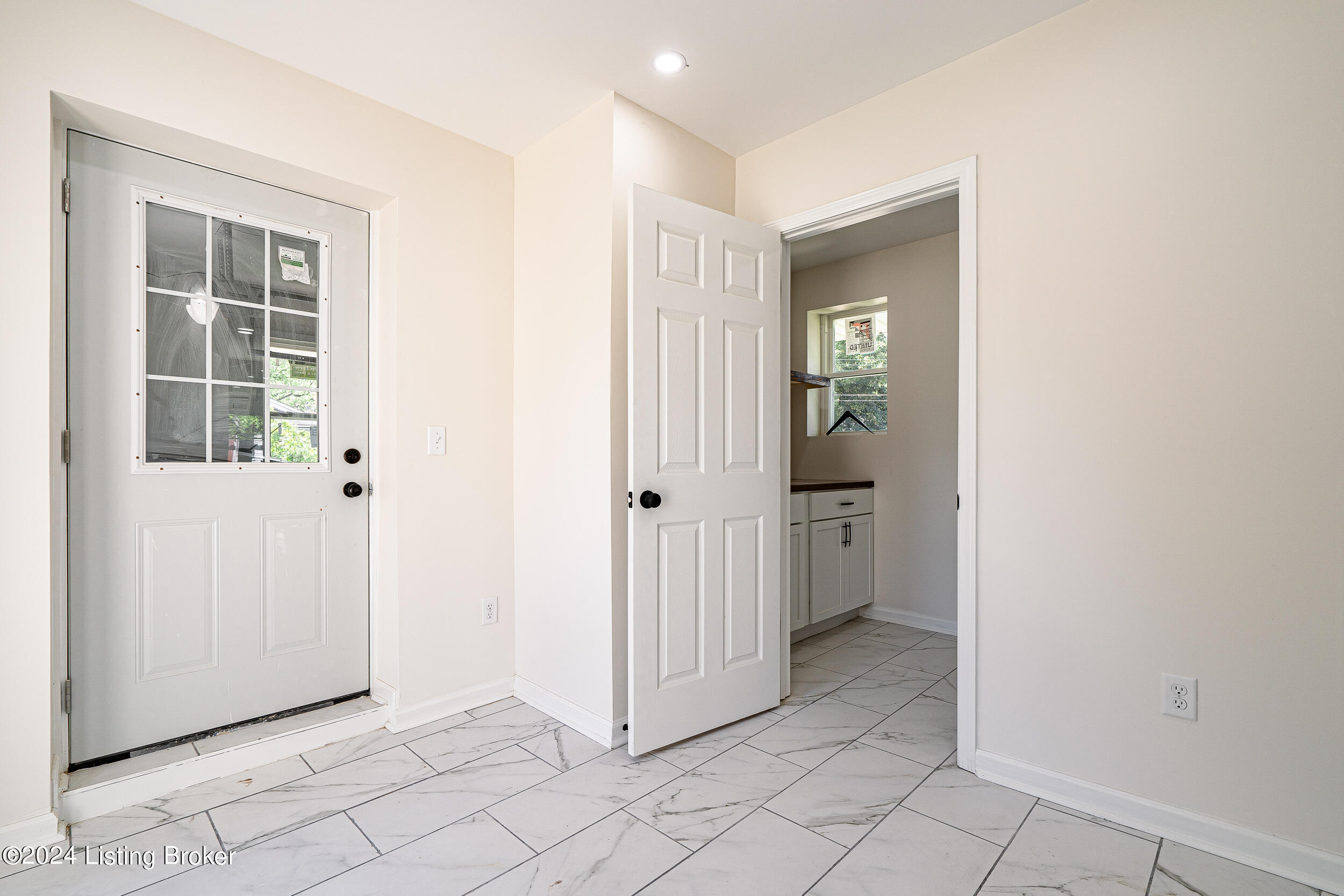 3701 Rosa Terrace Louisville, KY 40216 - Photo 19 of 54 3701 Rosa Terrace-33