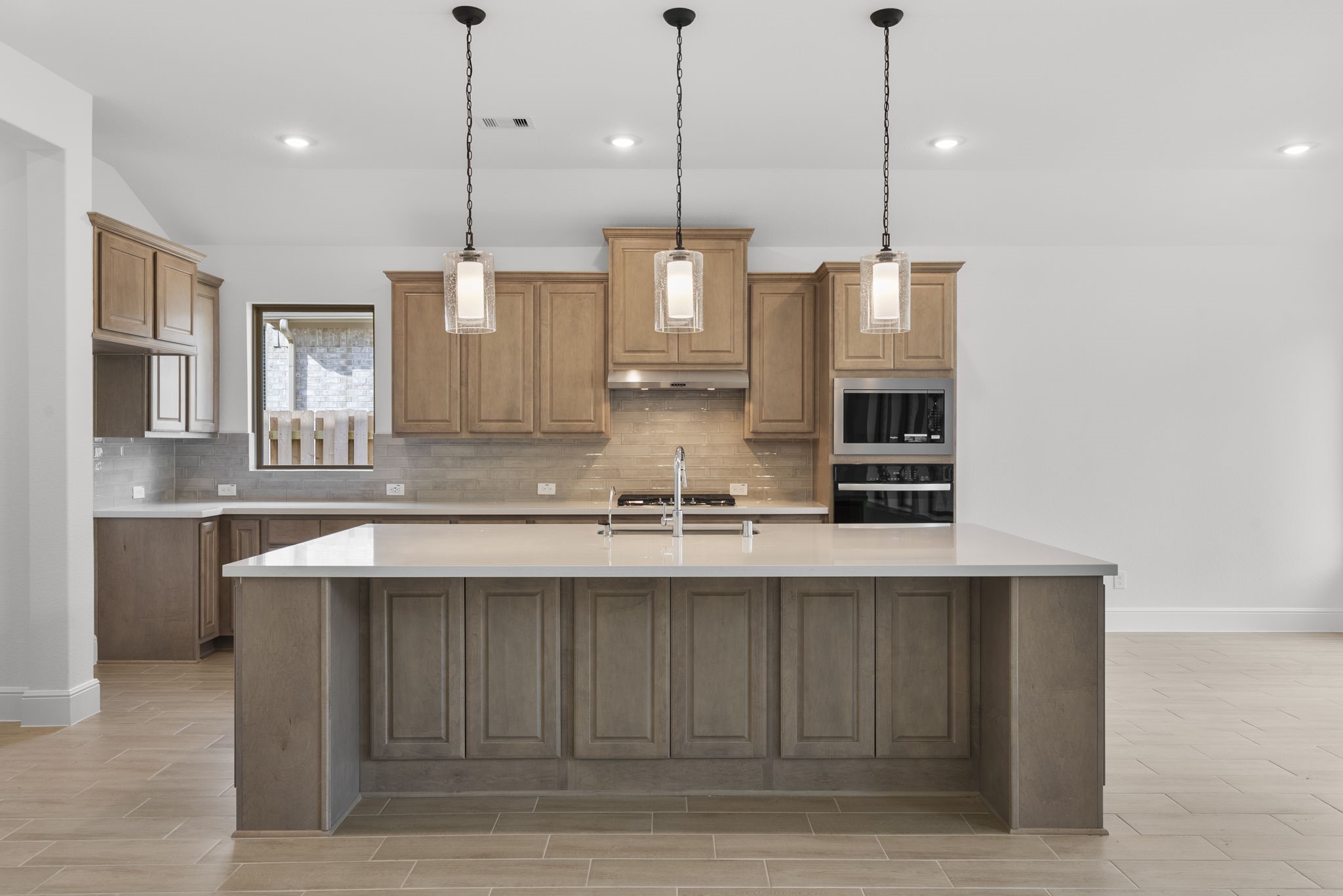 1788 Howler Way Montgomery, TX 77316 - Photo 3 of 43