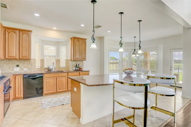 $3,500 | 13508 Sweet Wind Court, Pearland, TX 77584