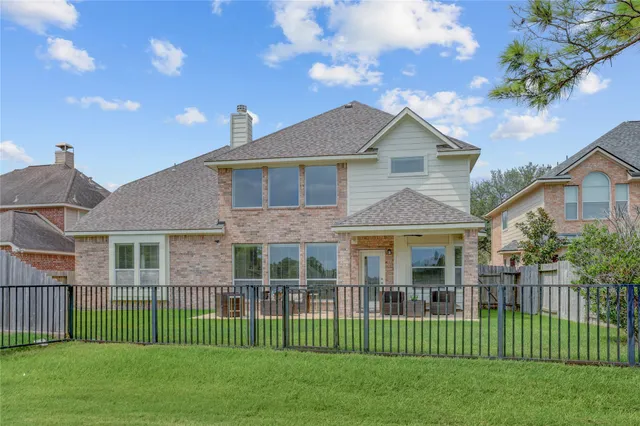 $3,500 | 13508 Sweet Wind Court, Pearland, TX 77584