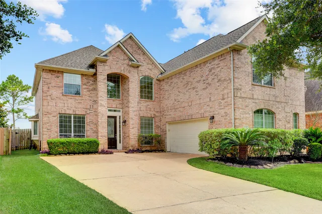 $3,500 | 13508 Sweet Wind Court, Pearland, TX 77584