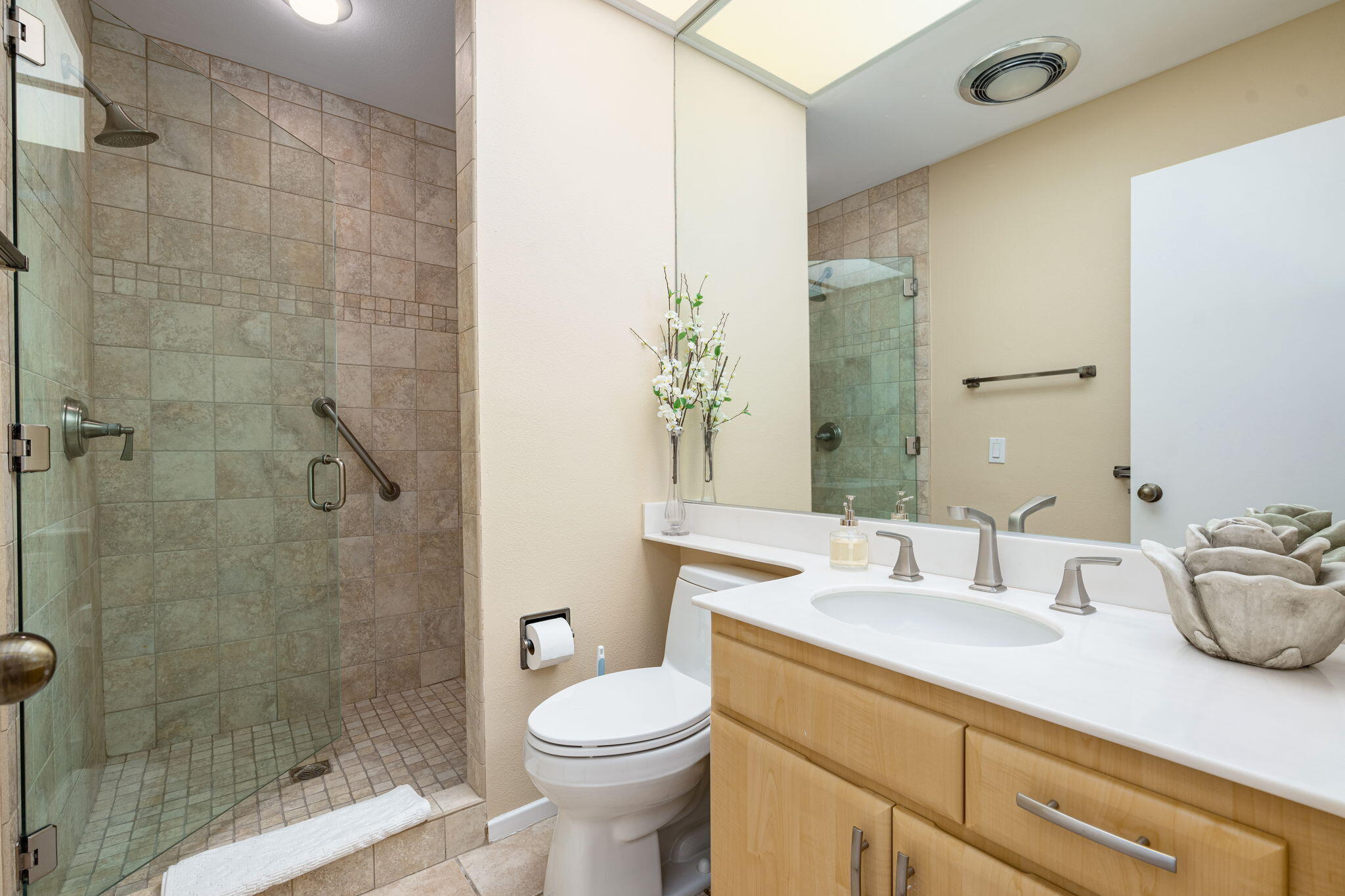 717 Inverness Drive Rancho Mirage, CA 92270 - Photo 24 of 46 a bathroom with a sink a toilet and shower