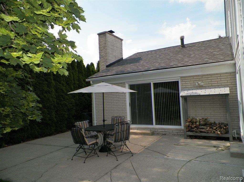 2335 Rancroft Beat Rochester, MI 48306 - Photo 21 of 27 Patio 1 w/gas grill