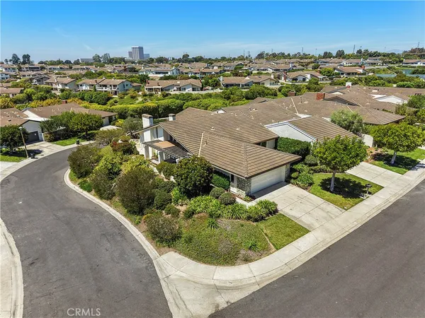 $3,100,000 | 1 Breakwater Drive, Corona del Mar, CA 92625