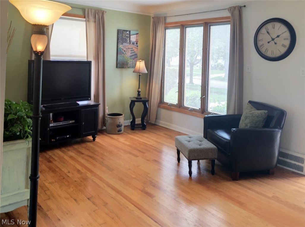 1391 Churchill Road Lyndhurst, OH 44124 - Photo 2 of 18