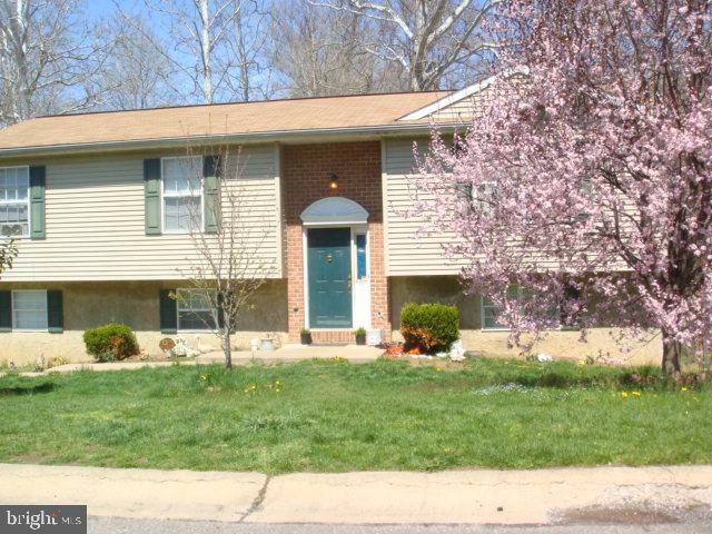 1835 Shelley Road Lancaster, PA 17602 - Photo 1 of 9 Gallery Image 1