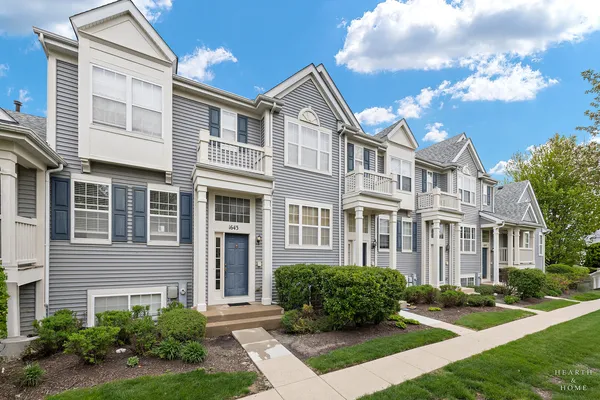 $293,500 | 1643 Sandcastle Lane, Pingree Grove, IL 60140