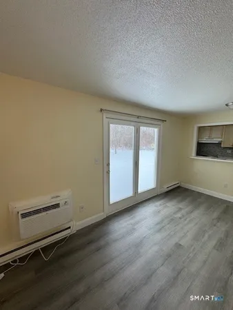 $1,650 | 15 Kent Court, Unit 4, Ashford, CT 06278