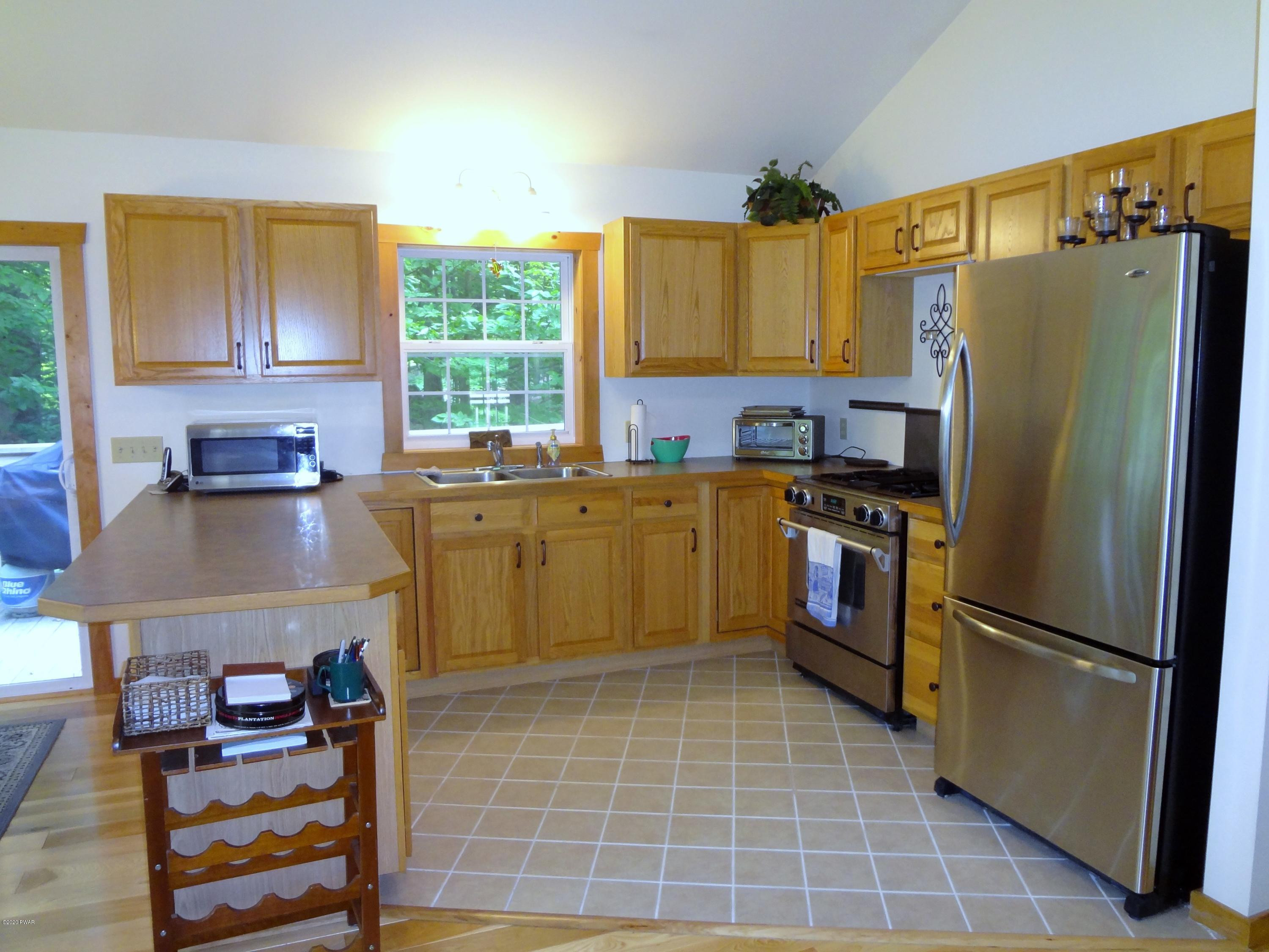 110 Ridge Road Lake Ariel, PA 18436 - Photo 11 of 45 Kitchen