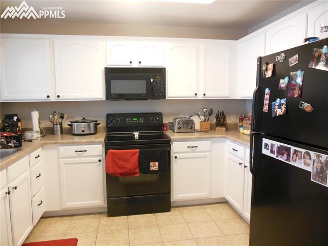 3547 Indigo Ridge Point Colorado Springs, CO 80910 - Photo 11 of 27 Gallery Image 11