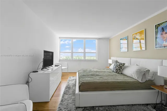 $8,000 | 100 Lincoln Road, Unit 548, Miami Beach, FL 33139