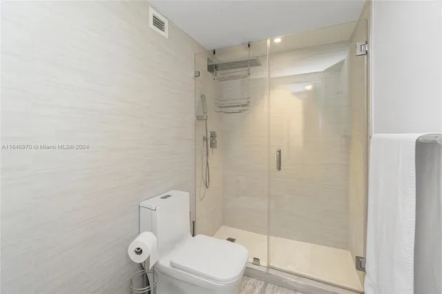 $8,000 | 100 Lincoln Road, Unit 548, Miami Beach, FL 33139