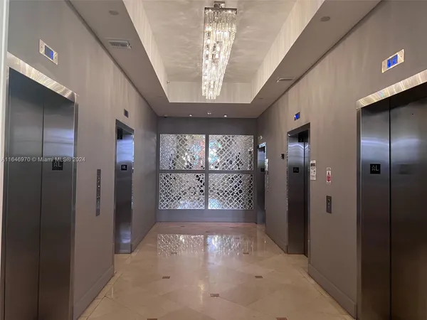 $8,000 | 100 Lincoln Road, Unit 548, Miami Beach, FL 33139