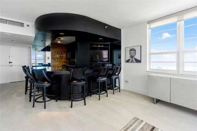 $8,000 | 100 Lincoln Road, Unit 548, Miami Beach, FL 33139