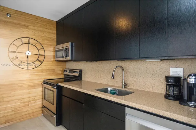 $8,000 | 100 Lincoln Road, Unit 548, Miami Beach, FL 33139