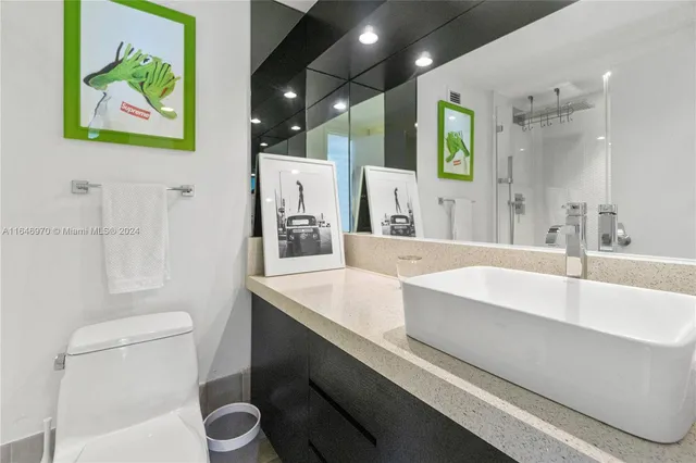 $8,000 | 100 Lincoln Road, Unit 548, Miami Beach, FL 33139