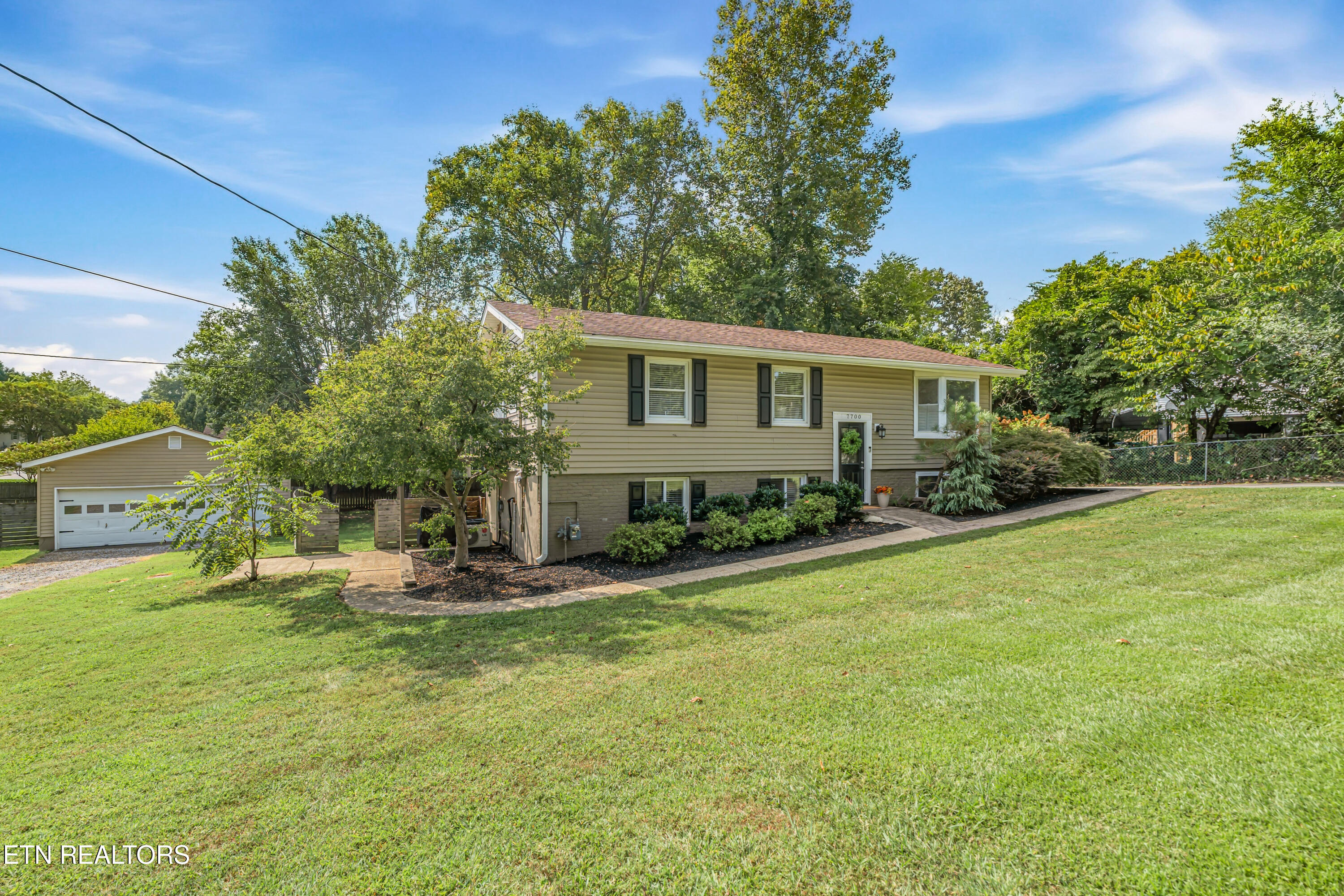 7700 Nubbin Ridge Road Southwest Knoxville, TN 37919 - Photo 2 of 37 7-print-7700 Nubbin Ridge Road-58