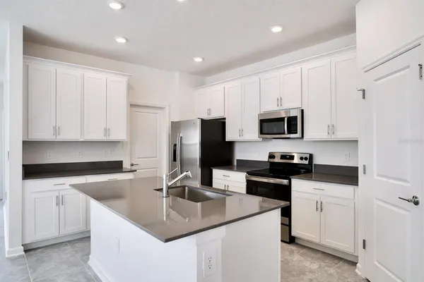 $2,600 | 136 Aces High Lane, Davenport, FL 33896