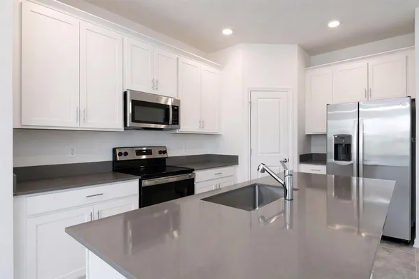 $2,600 | 136 Aces High Lane, Davenport, FL 33896