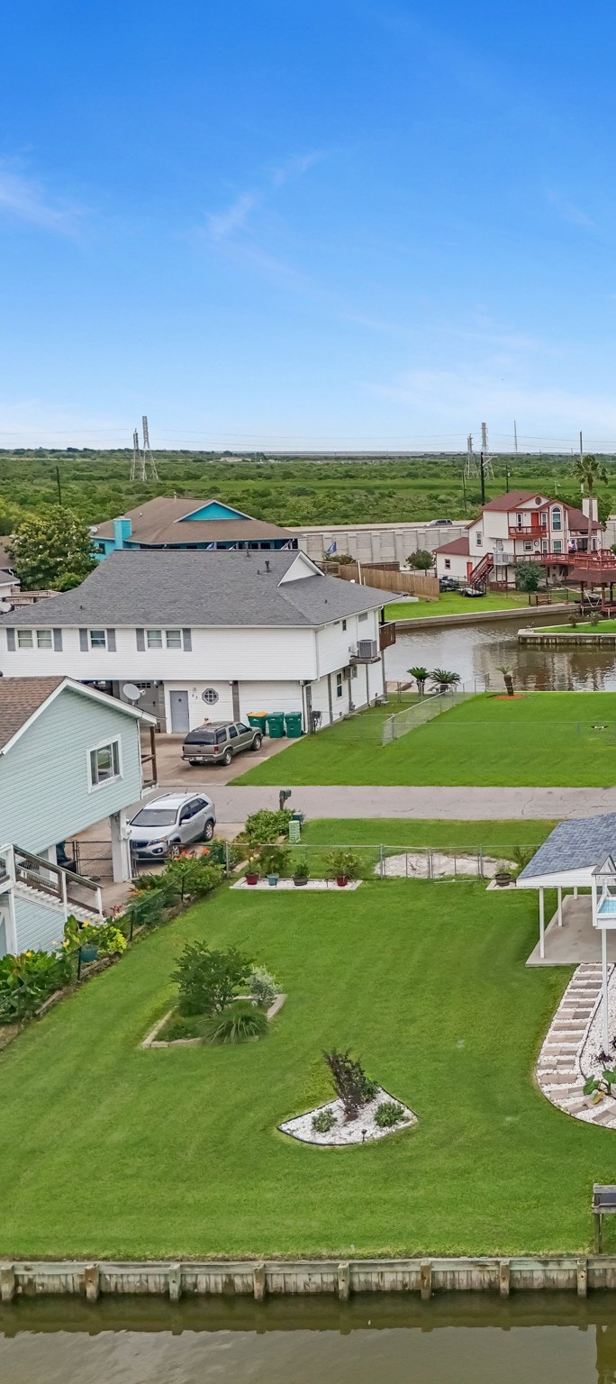 6 North Flamingo Street La Marque, TX 77568 - Photo 4 of 6 a view of a city