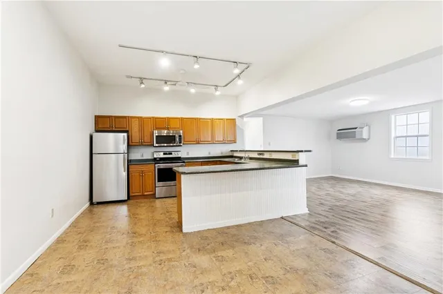 $1,750 | 4125 Magazine Street, Unit 2, New Orleans, LA 70115