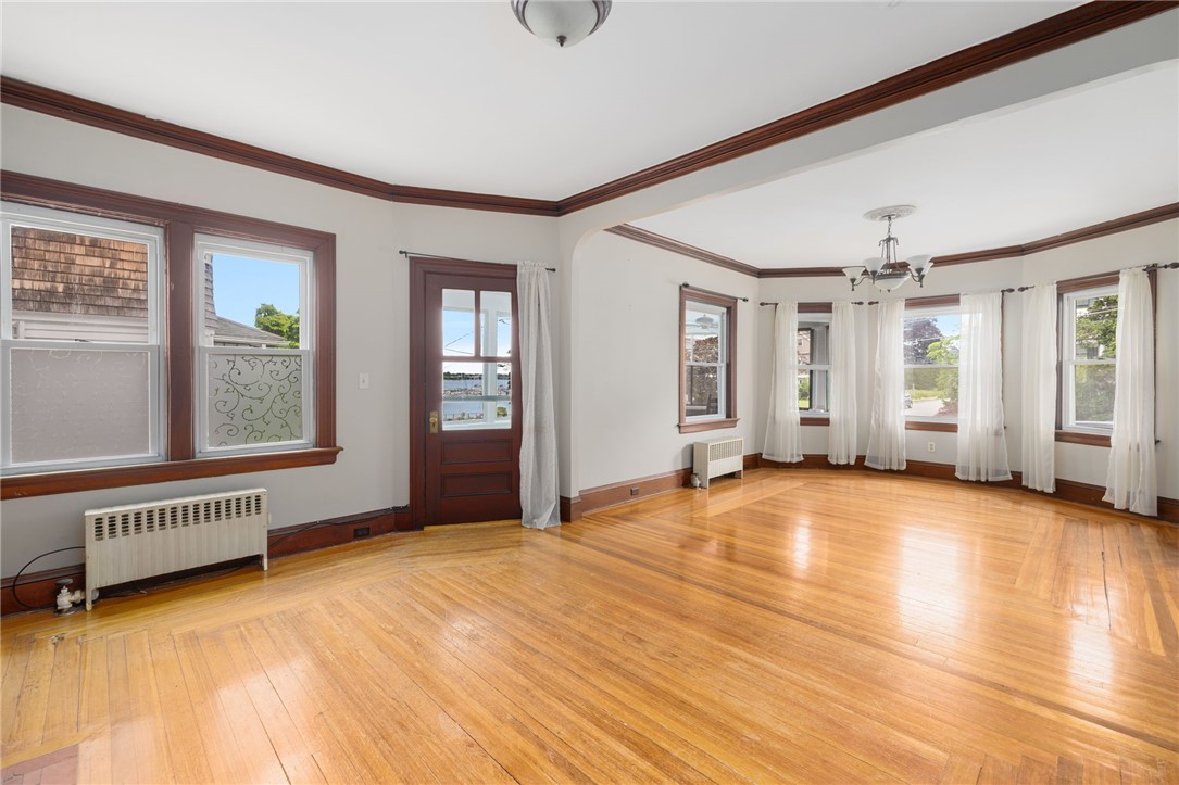 31 Windsor Road, Unit 1 Cranston, RI 02905 - Photo 13 of 44