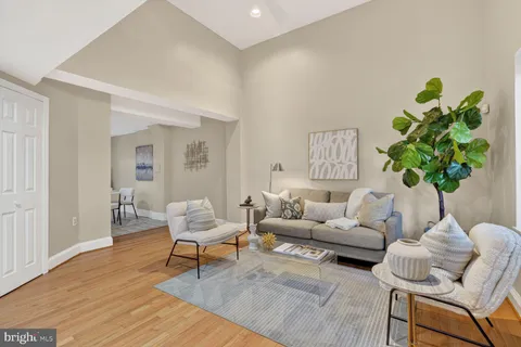 $425,000 | 523 8th Street Northeast, Unit T2, Washington, DC 20002