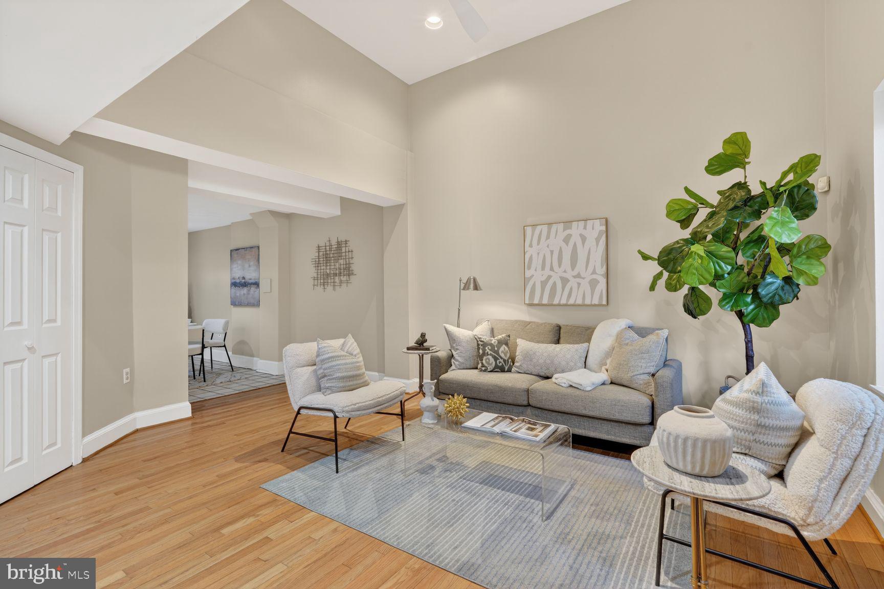 523 8th Street Northeast, Unit T2 Washington, DC 20002 - Photo 2 of 14 Large open living room