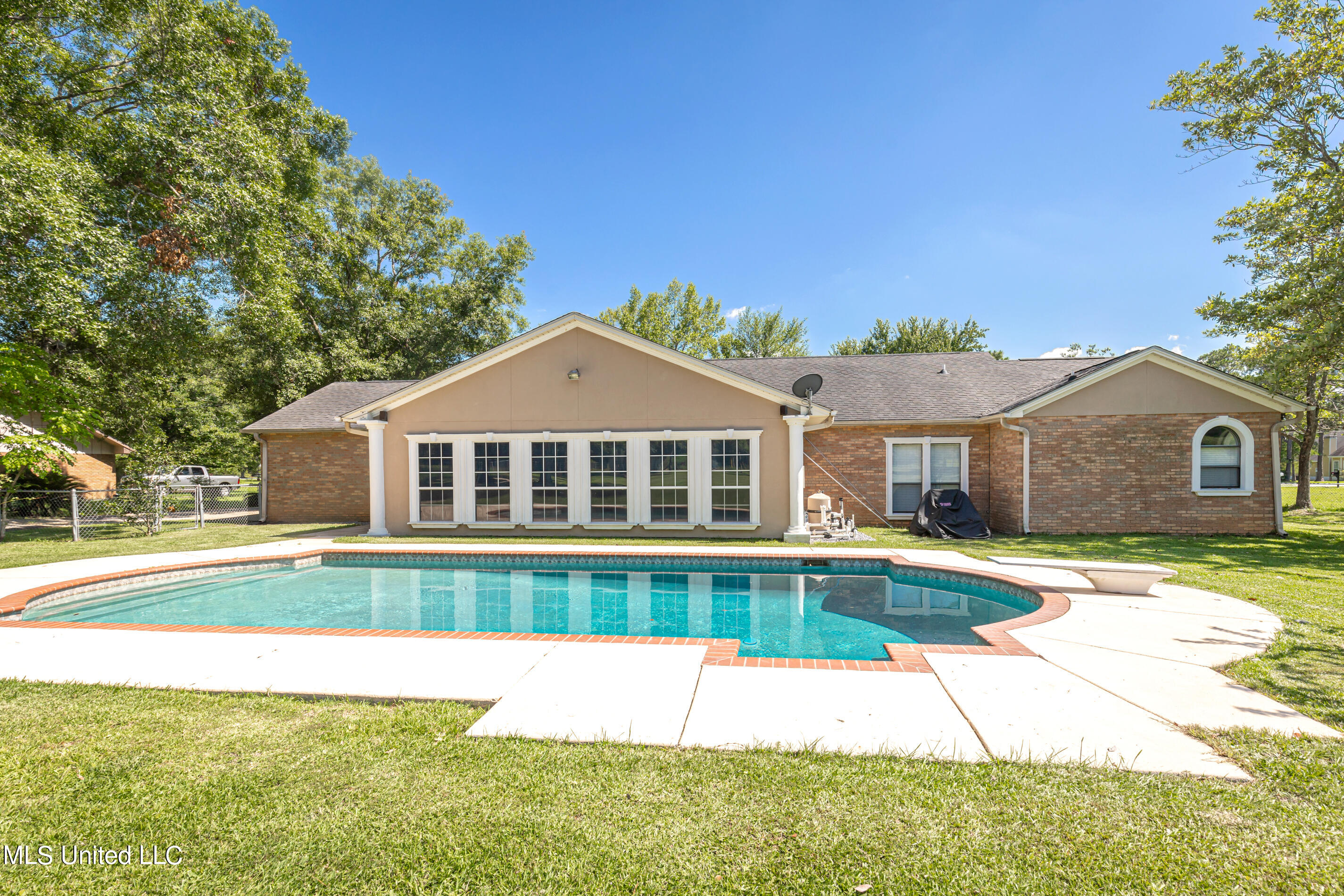 12526 Quail Ridge Road Gulfport, MS 39503 - Photo 3 of 69 IMG_3339