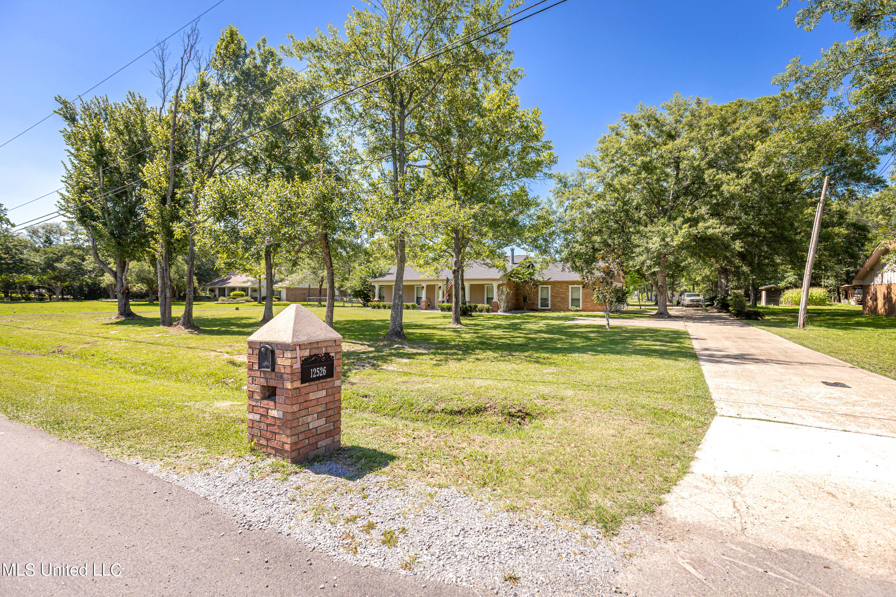 12526 Quail Ridge Road Gulfport, MS 39503 - Photo 5 of 69 IMG_3372
