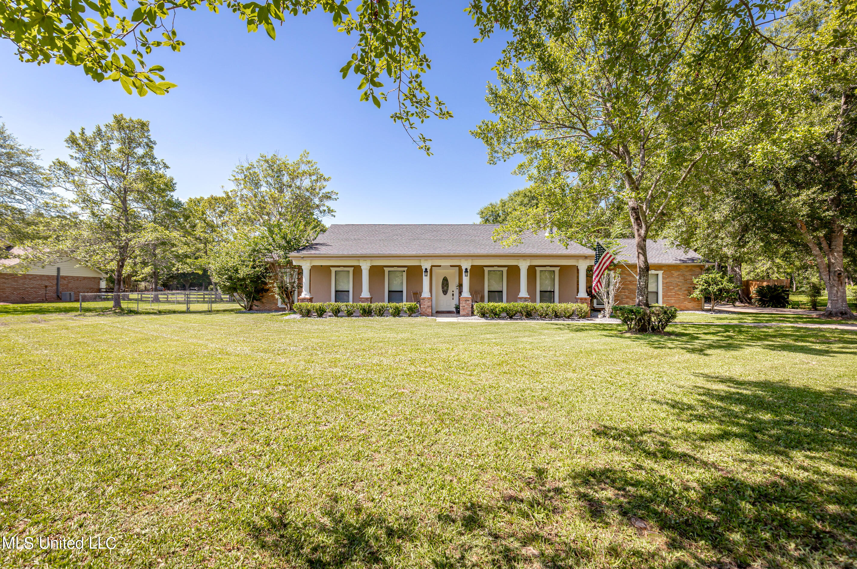 12526 Quail Ridge Road Gulfport, MS 39503 - Photo 6 of 69 IMG_3366