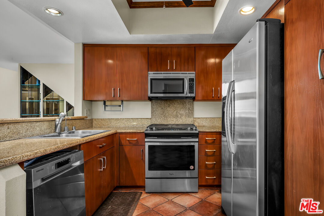 8180 Manitoba Street, Unit 354 Playa del Rey, CA 90293 - Photo 14 of 29