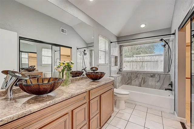 $289,000 | 111 Ambershadow Drive, Houston, TX 77015