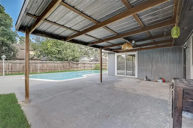 $289,000 | 111 Ambershadow Drive, Houston, TX 77015