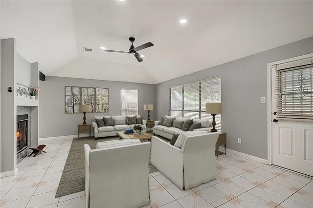 $289,000 | 111 Ambershadow Drive, Houston, TX 77015